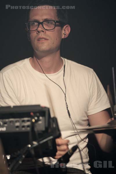 TOM VEK - 2014-06-12 - PARIS - La Fleche d'Or - 